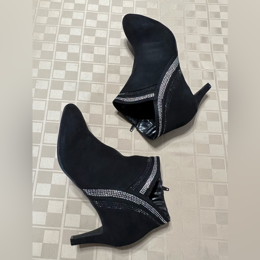 NEW w/ BOX Karen Scott Womens Black Suede Halena Rhinestone Bootie Heel‎ SIZE 10